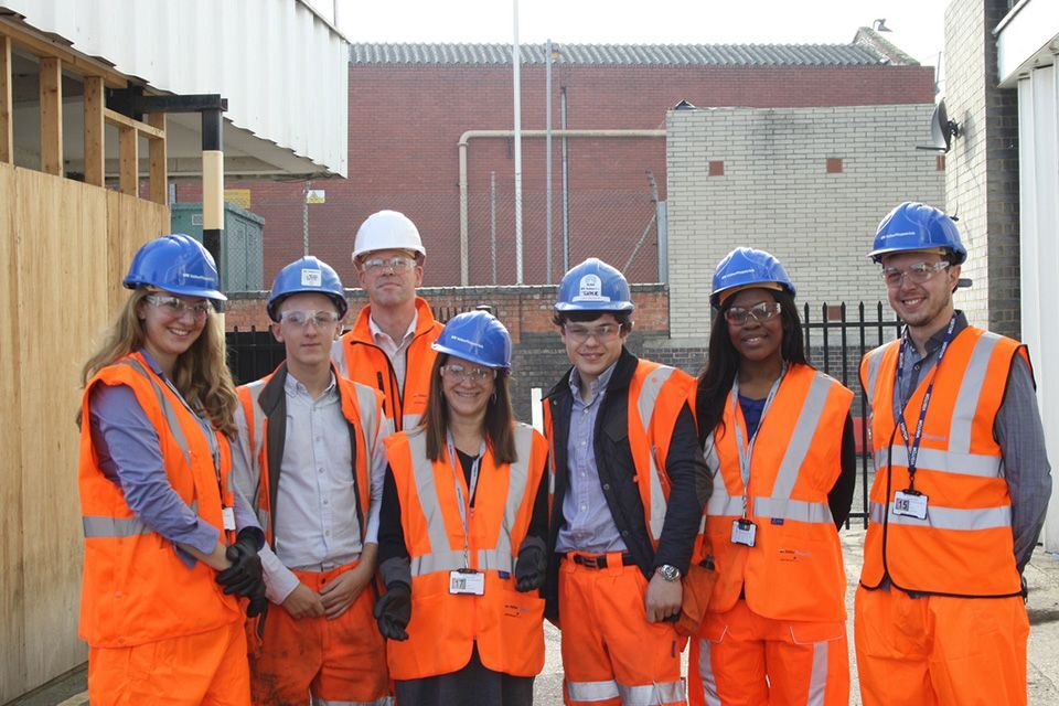 10,000 More Apprentices as Government Slashes Red Tape to Boost Growth 