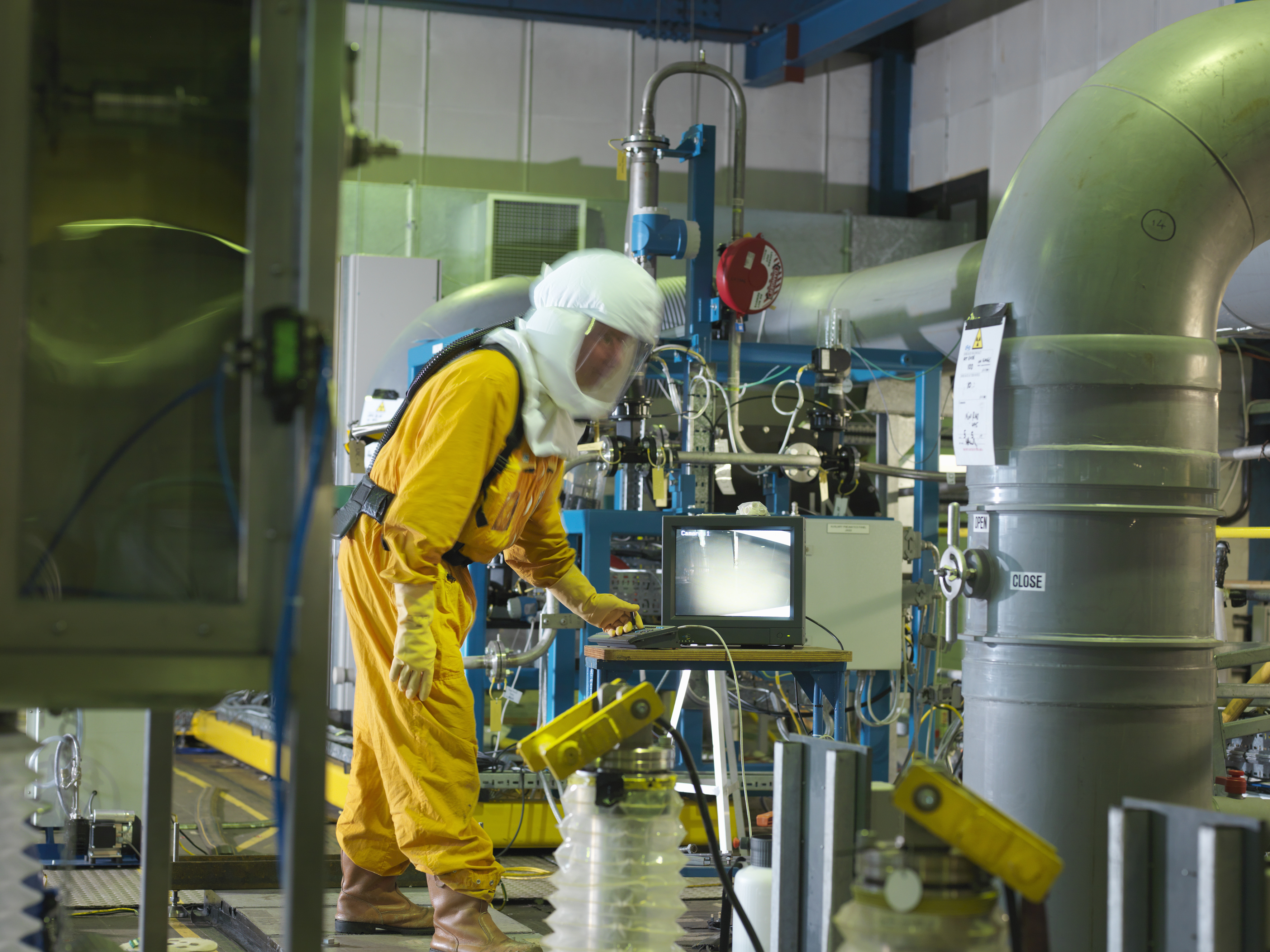 Cleaning Process Adapted for Radioactive Metal is Saving Millions for UK Taxpayers