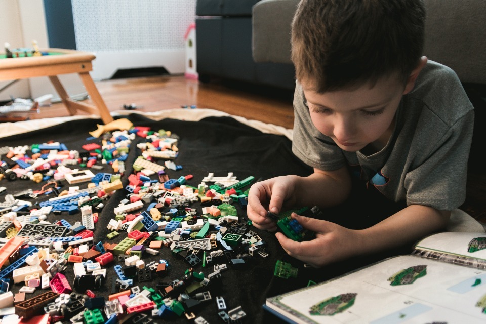 Minister Urges Social Landlords to Open the Door to Childminders