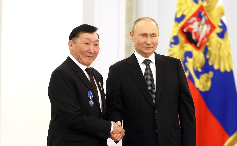 The title of Hero of Labour was conferred on Vladimir Mikhailov, a dairy farm operator of the Kestyakh agricultural animal farming cooperative.
