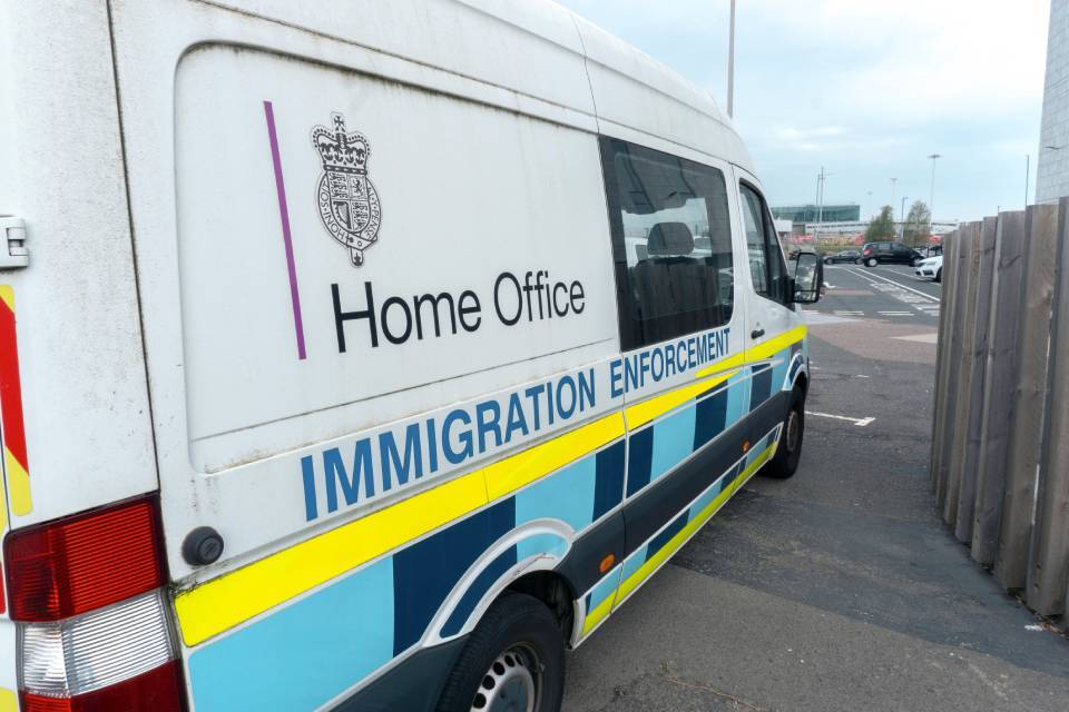 Nationwide Clampdown on Delivery Riders Working Illegally