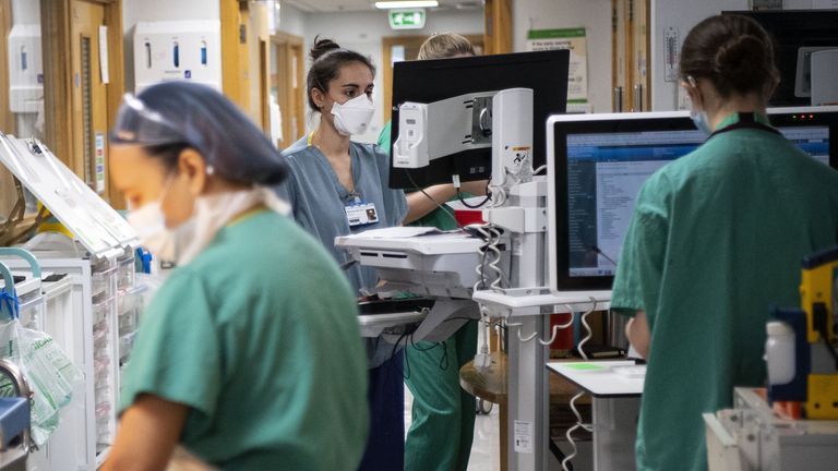 NHS Doctors to Receive Pay Rise