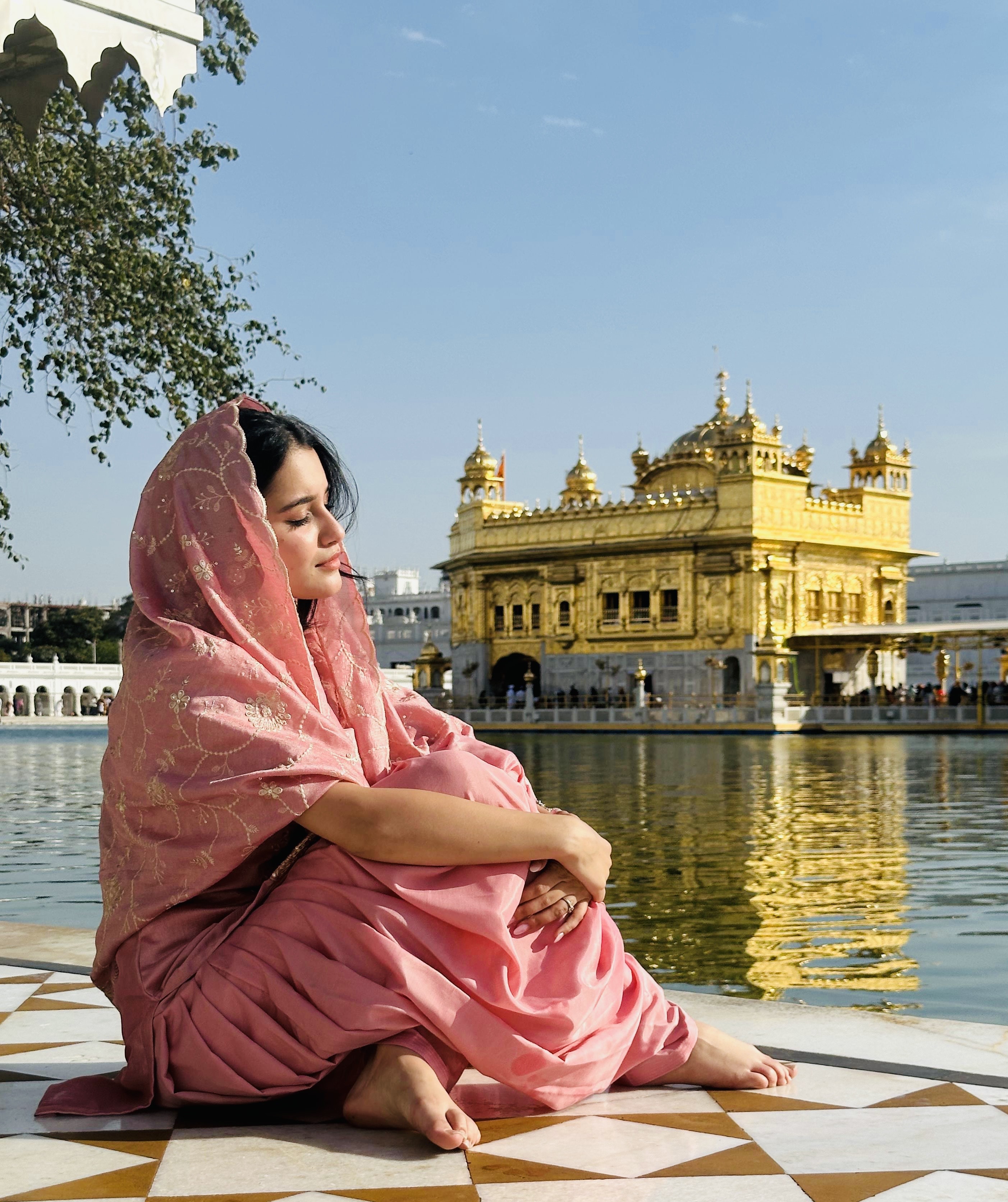 Pragati Nagpal Unveils Debut Single ‘Useless Bhawra’ with a Spectacular Launch at Golden Temple