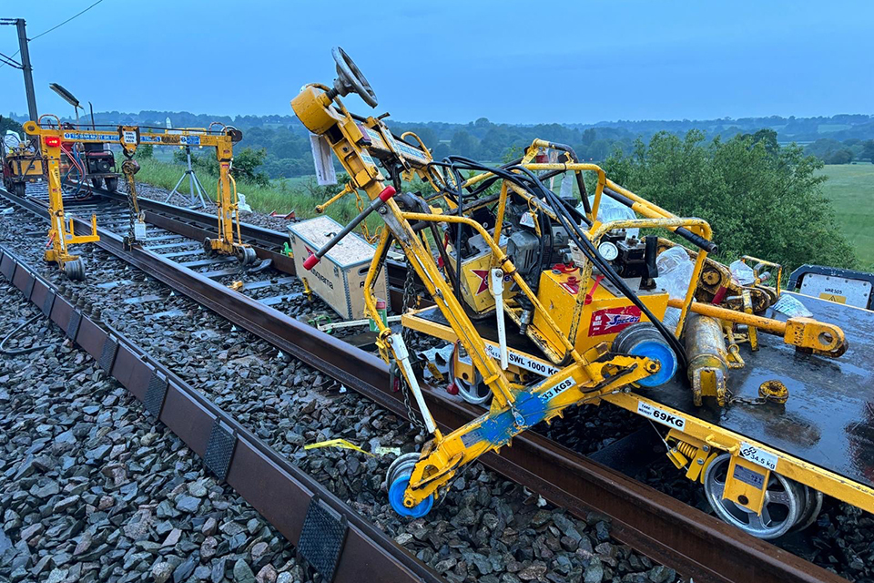 The trolley and rail-moving equipment following the collision (courtesy of Rhomberg Sersa Rail Group)