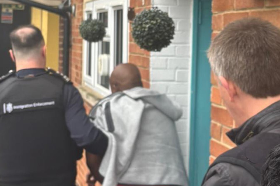 Suspected People-Smuggling Gang Arrested in Nationwide Crackdown