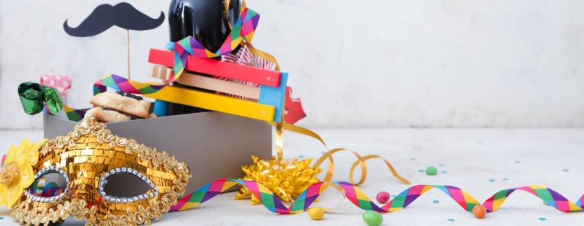The Days of Purim and the Laws of Mishloach Manot