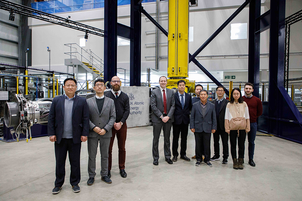 UKAEA CEO Ian Chapman with teams from KFE and UKAEA's Culham Campus.